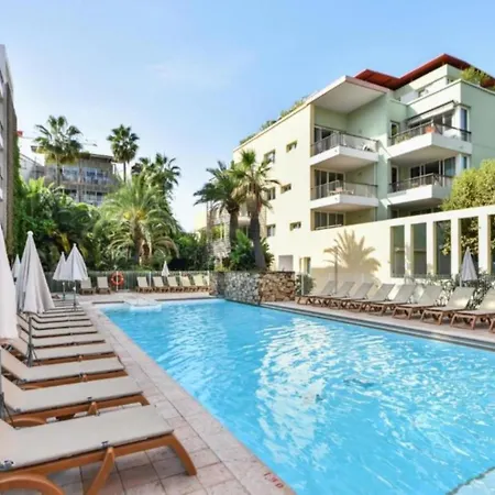 Daire Port Prestige - Terrasse - Piscine - Parking